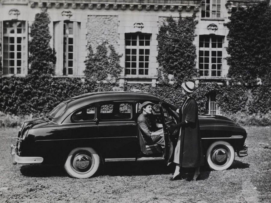  Ford Vedette 4-Door Sedan 1952 года  (фото 1 из 2)